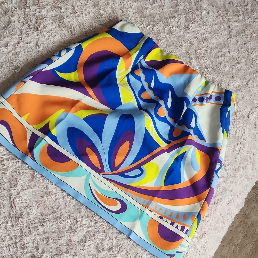 Zara White and Gray Textured Fabric